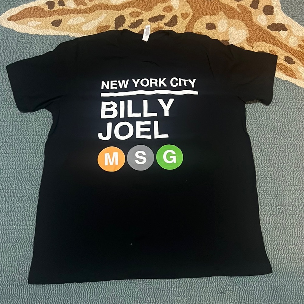 Billy Joel MSG t-shirt, size XL shrunk in wash now fits like a Large